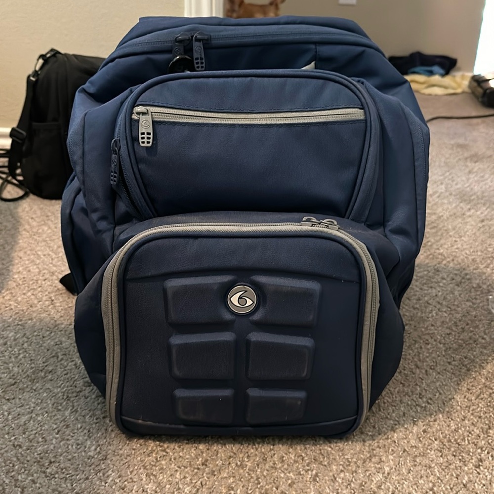 SIX PACK FITNESS EXPEDITION 300 BACKPACK